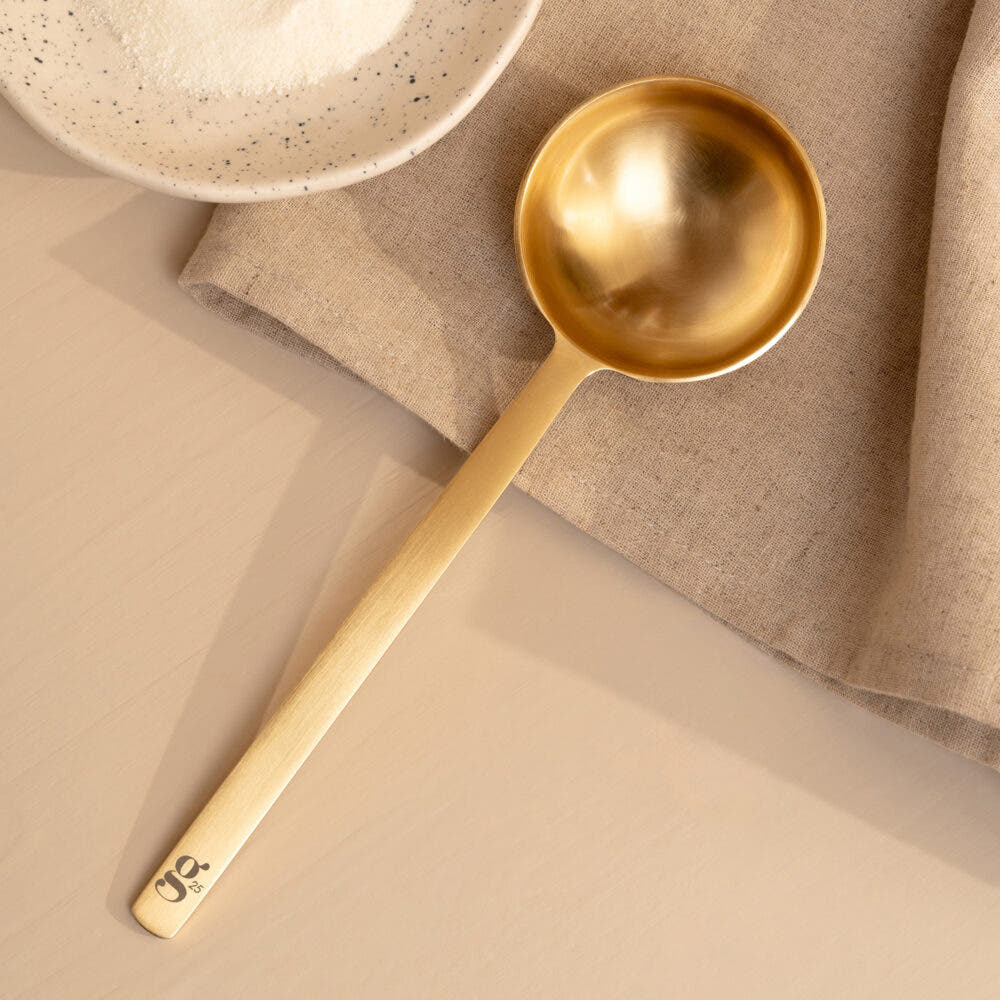 Glow25 Measuring Spoon – close-up of the spoon