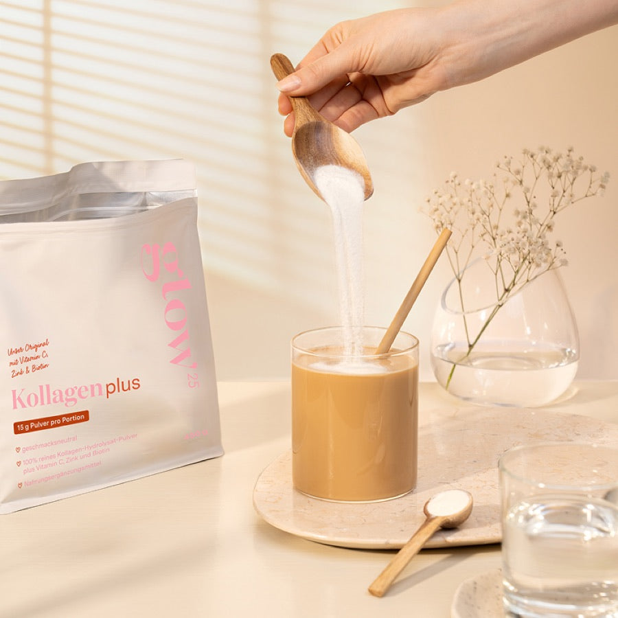Collagen Plus viene mescolato in un caffè